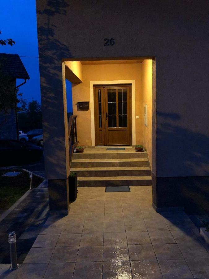 Gornji Vaganac Apartment Majetic מראה חיצוני תמונה